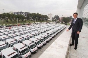 Governador Beto Richa entrega novo lote de 124 ambulâncias para ampliar a frota da saúde em todas as regiões do Estado.  Curitiba, 25/06/2014. Foto: José Gomercindo/ANPr